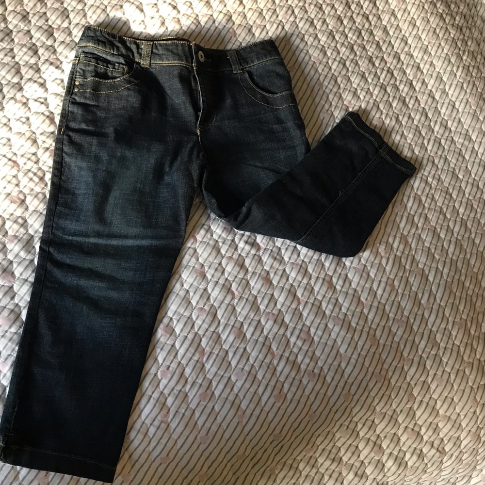 Chicos 3/4 capri denim jean SIZE 0.5
